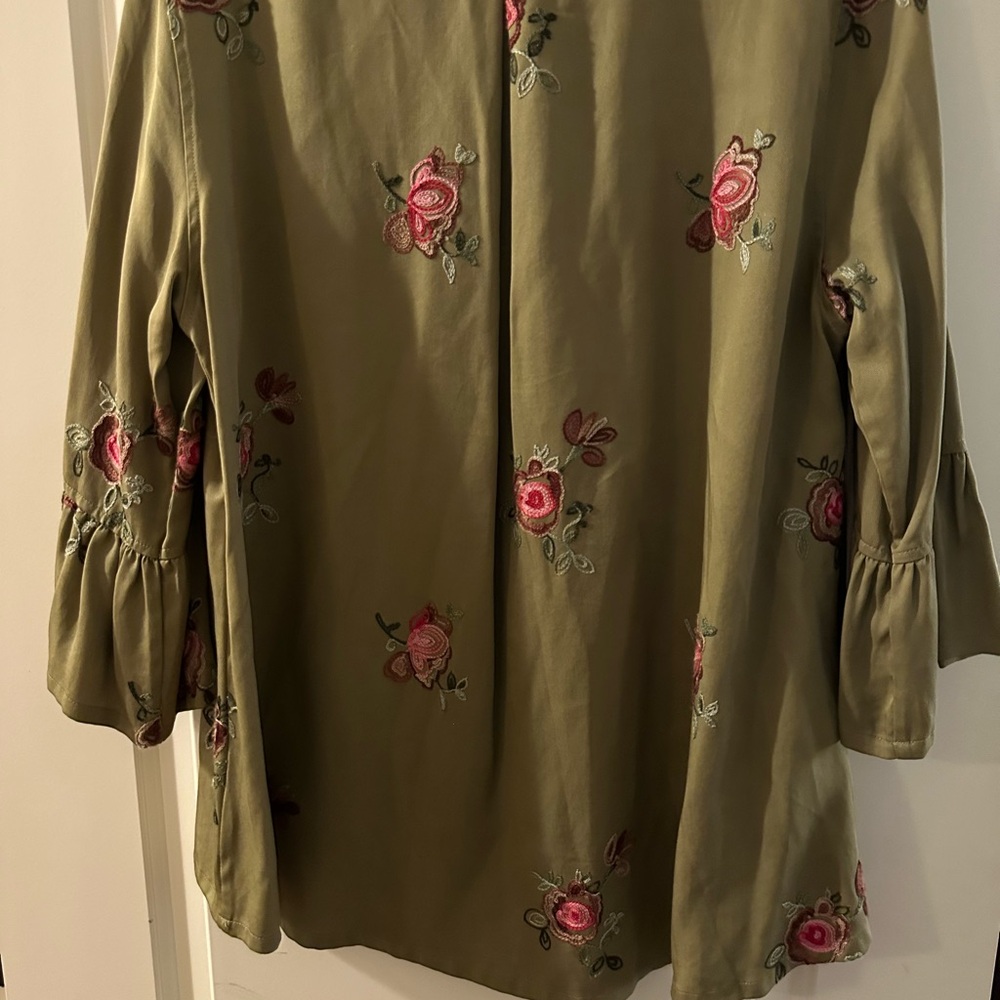 John Mark Olive Green Floral Embroidered Blouse with Pink Roses - Picture 2 of 5